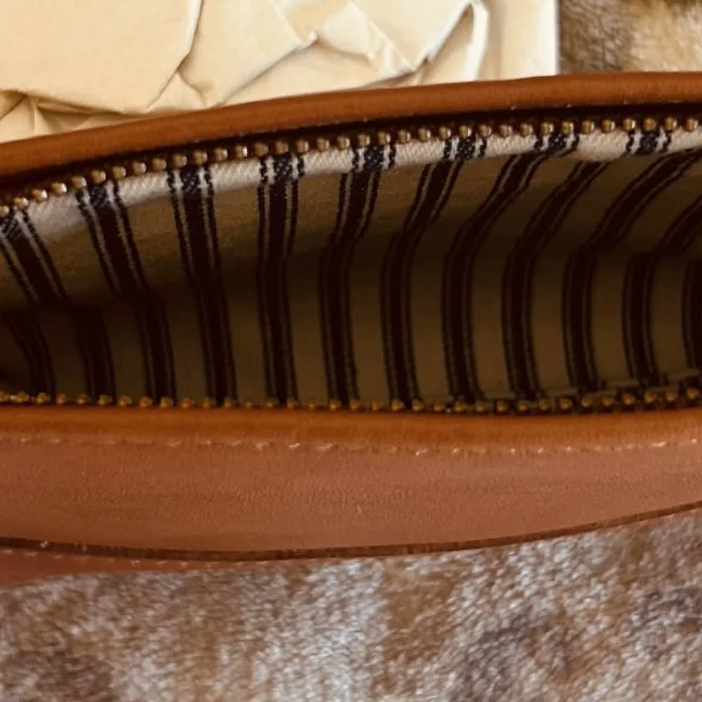 Vintage Coach British Tan Leather Pouch - Picture 3 of 3